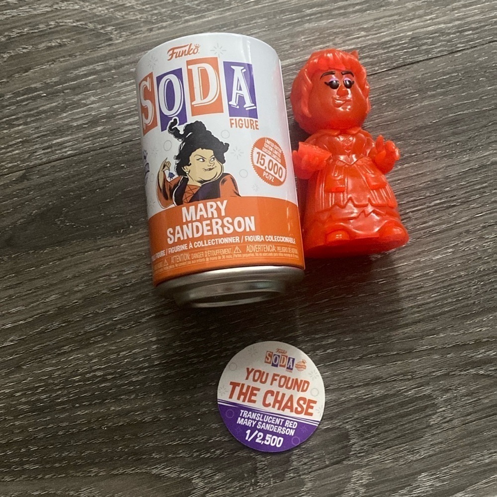 Funko Soda hocus pocus Mary Sanderson 1/2500 red translucent chase